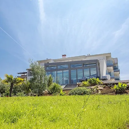 Adrion Lejlighedshotel 4*