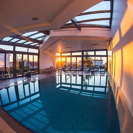 Adrion Aparthotel 4*