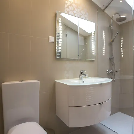 Adrion Lejlighedshotel 4*