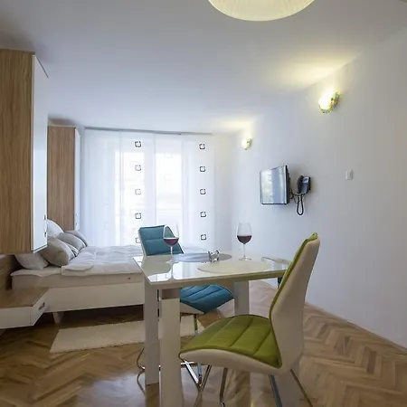 Adrion Apartahotel Pula