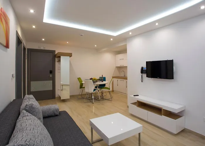 Aparthotel Adrion Pula