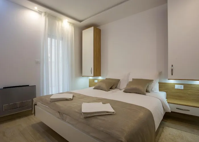 Adrion Aparthotel 4*