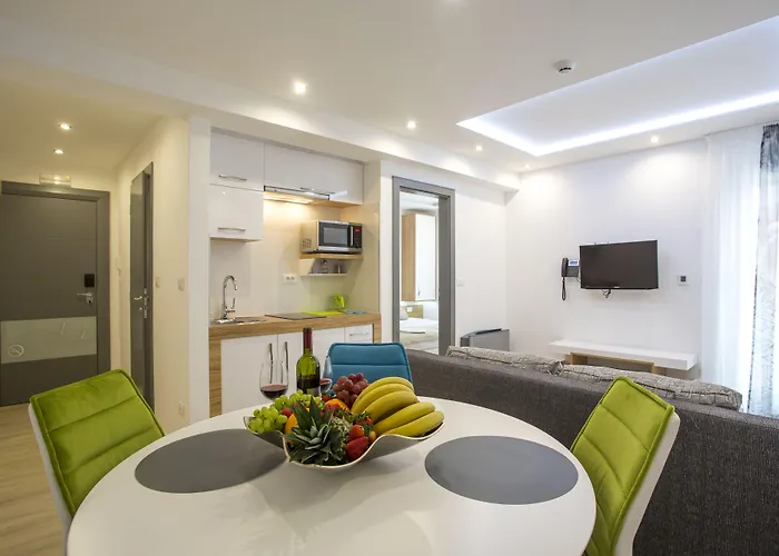 Aparthotel Adrion 4*