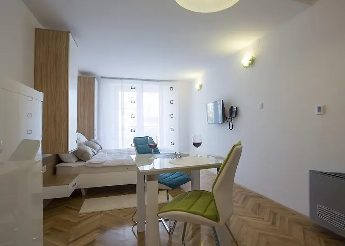 Adrion Aparthotel Pula