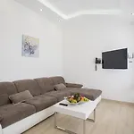 Apartahotel Adrion