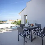 Adrion Apartahotel