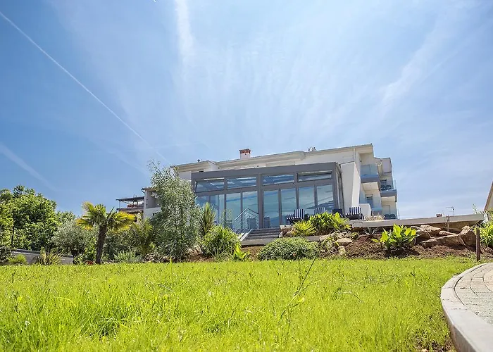 Adrion Apart-hotel 4*